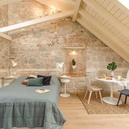 Apartment Old Town Stone *